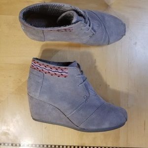 Tom booties